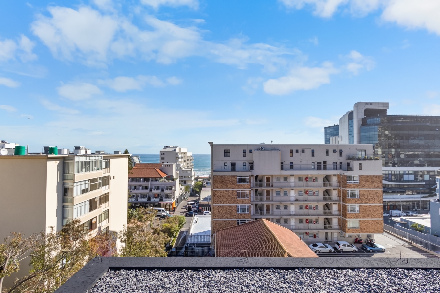 2 Bedroom Property for Sale in Sea Point Western Cape